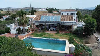 Villa in Almayate - M167092