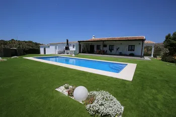 Villa in Almayate - M167955