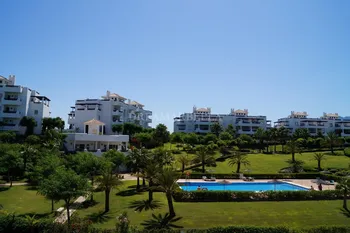 Townhouse in Estepona - DRM172321