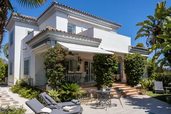 Villa in San Pedro de Alcántara - M179723