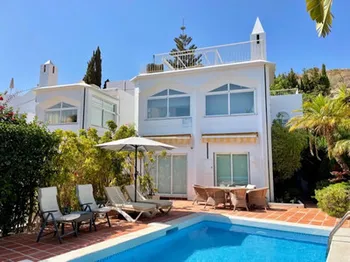 Villa en Nerja - M203610