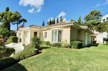 Villa in The Golden Mile - M237691