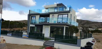 Villa in Finestrat - M260275