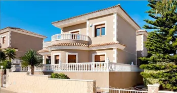 Villa in Torrevieja - M260432