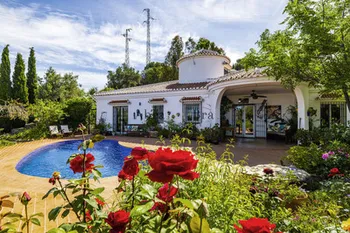 Villa en Sayalonga - M264854