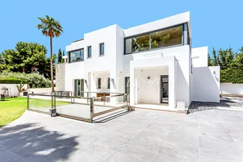 Villa in The Golden Mile - M265356