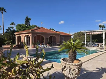 Villa en Daya Vieja - M270156