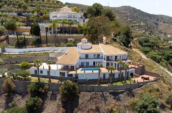 Villa in Torrox - M272919