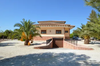 Villa in Alicante - M277452