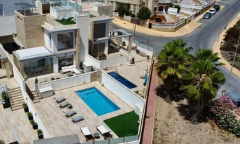 Villa in Orihuela Costa - M281854