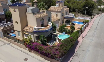 Villa in Orihuela Costa - M281896