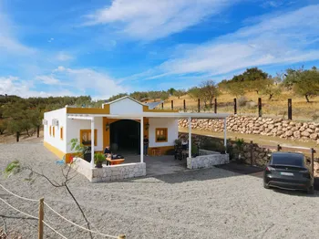 Country Home in Guaro - M281923