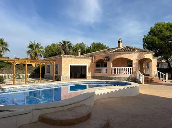 Villa en Dolores - M282278