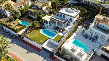 Villa in Las Brisas - M282319