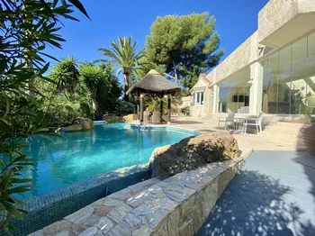 Villa in Elviria - M282575