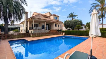 Villa in Mil Palmeras - M289791