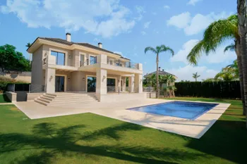 Villa in Los Flamingos - M290448