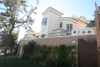 Villa in Torrequebrada - M290771